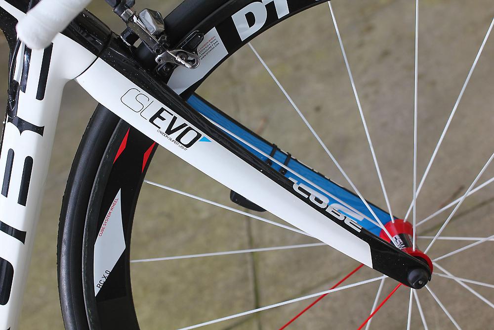 https://cdn.road.cc/wp-content/uploads/2013/02/Cube20Litening20Super20HPC20Race20-20fork.jpg