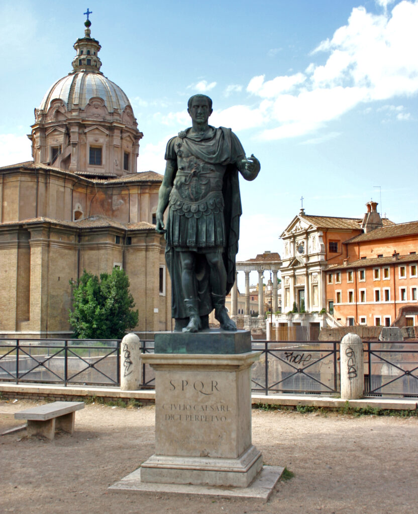 Julius Caesar statue on Via dei Fori Imperiali Dankamminga Creative Commons