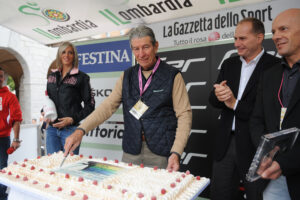 Felice Gimondi 70th birthday cake (copyright Fabio Ferrari, LaPresse, RCS Sport)