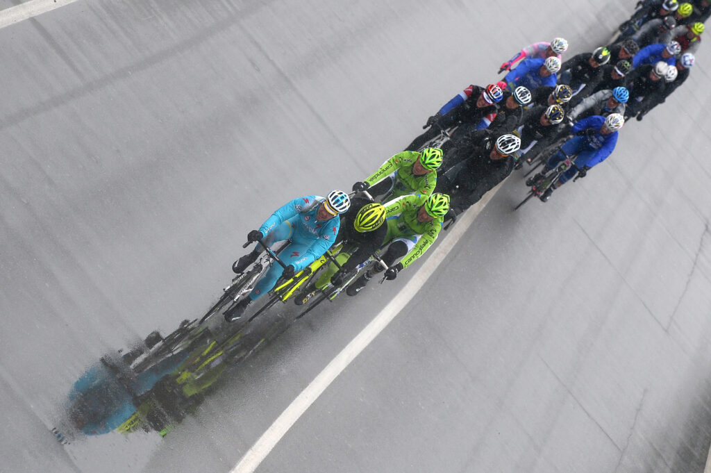 Milan-San Remo 2013 riding in the rain (picture Fabio Ferrari, LaPresse, RCS Sport)