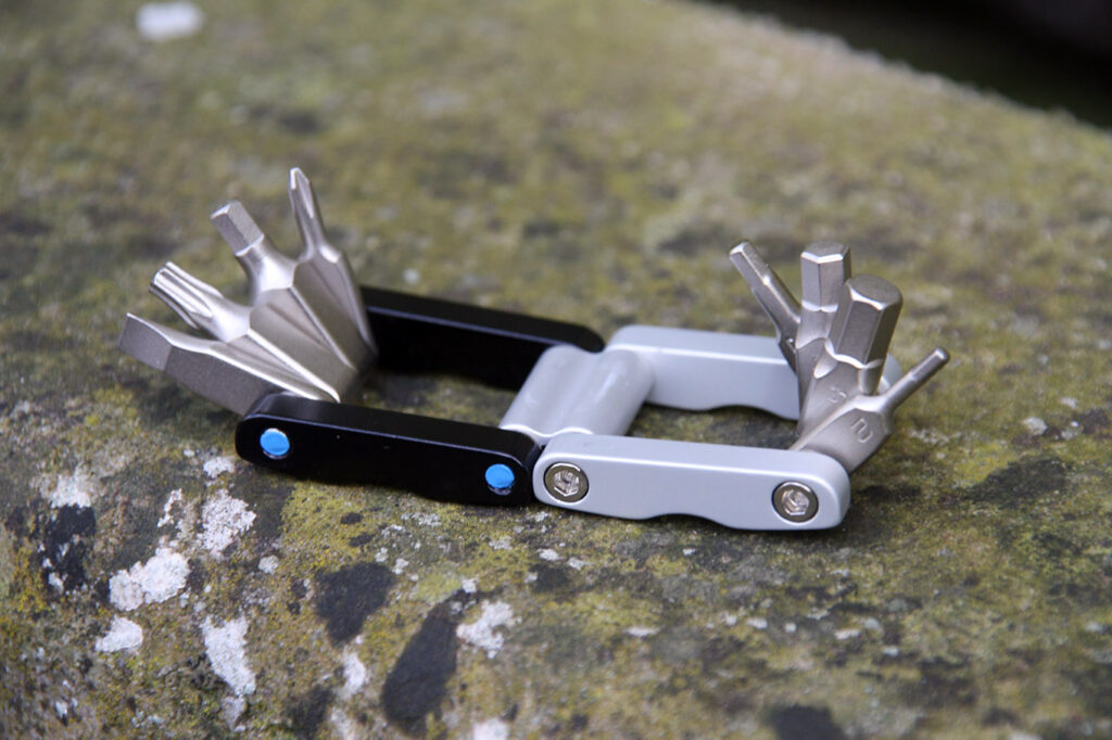 One23 MT-F8 8-in-1 Mini Tool – open