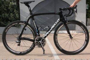 Geraint Thomas's Team Sky Pinarello Dogma 65.1 Think 2 01