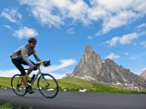 Maratona-dles-Dolomites-2013-PassoGiau-Descent