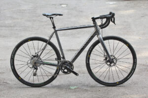 Canyon Inflite AL - full bike.jpg