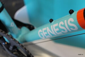 Genesis Bikes Volare Team - downtube