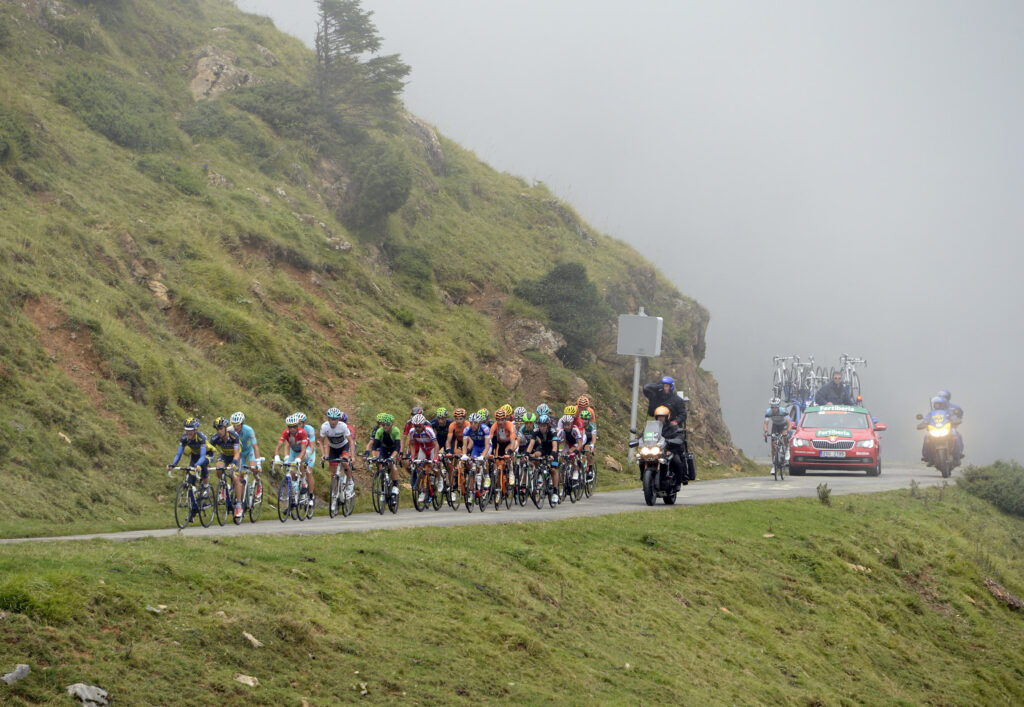 Vuelta 2013 S15 GC group on Port de Bales (© Unipublic:Graham Watson)