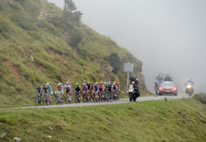 Vuelta 2013 S15 GC group on Port de Bales (© Unipublic:Graham Watson)
