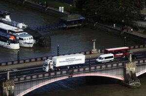 Lorry crossing bridge in London (CC licensed by Russavia)