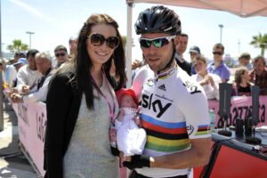 Mark Cavendish and family (Gian Mattia D’Alberto – LaPresse – RCS Sport)