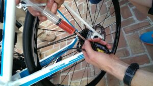 Shimano road discs - bleeding the system 4