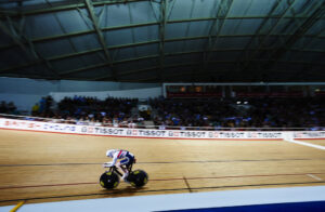 Joanna Rowsell wins individual pursuit at Manchester Track World Cup