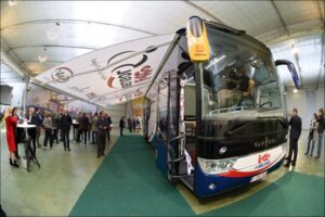 The unveiling of Lotto-Belisol’s new team bus (image via www.lottobelisol.be)