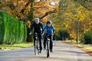Charlie Simpson with Sir Chris Hoy (source – Just Giving)