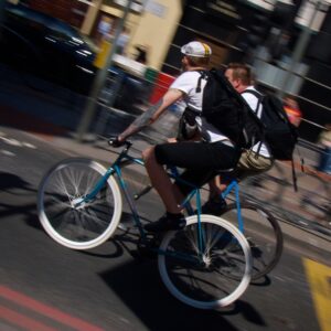 Fixed gear bike running brakeless © Simon MacMichael.jpg