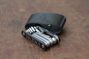 Brooks England MT21 Multitool - tool and case