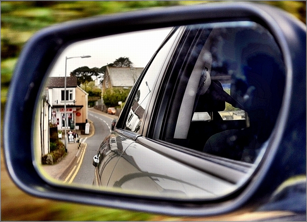 Wing mirror (licensed on Flickr under CC-BY-ND 2.0 by bobchin1941)