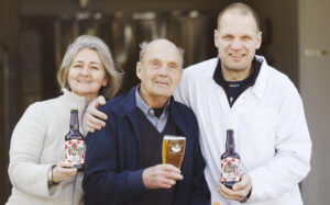 Brian Robinson Tdf stage winner with Stage Winner brewers Sue Cooper and Wim van der Spek (image courtesy of Fcomms)