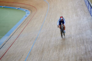 Laura Trott practicing for the new clockwise track regime in Australia (&copy;Britishcycling.org.uk)