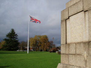 Meriden Green with National Cyclists’ Memorial on right, CC BY SA 2.0 licensed on Flickr by Amanda Green