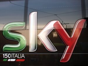 Team Sky bus, Giro 2011 (copyright Simon MacMichael)