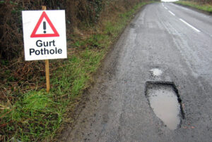 Gurt pothole (CC BY 2.0 licensed image by Brett Jordan:Flickr)