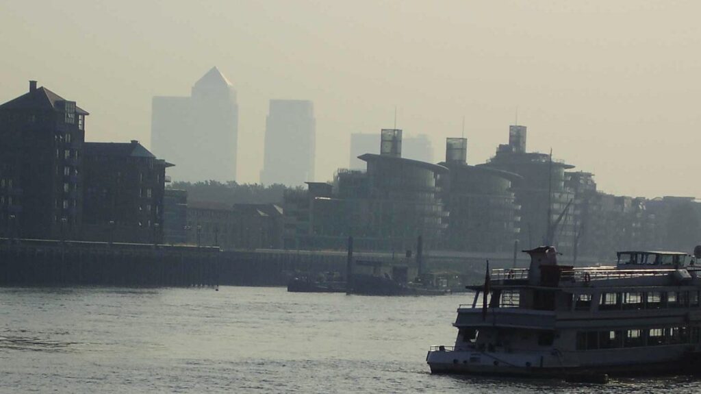 London pollution haze (CC licensed image by Alun Salt:Flickr)