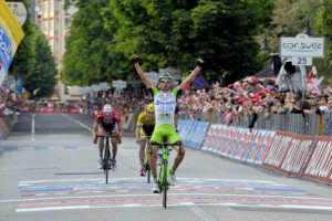 Stefano Pirazzi wins Giro 2014 Stage 17 – picture credit LaPresse
