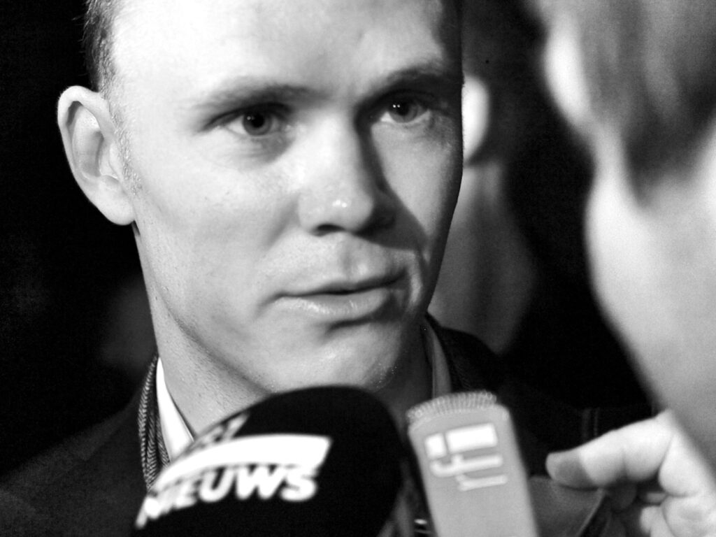 05 Chris Froome at the TDF 2013 launch © Simon MacMichael