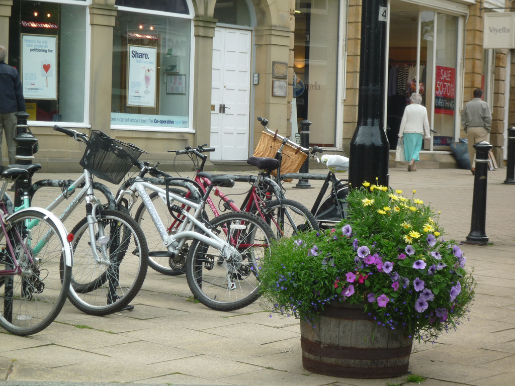 Bikes in Harrogate (licensed on Flickr under CC BY 2.0 by Tejvan Pettinger)