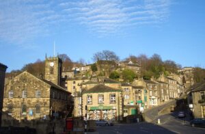 Holmfirth (licensed on Wikipedia under CC BY-SA 2.54 by Harry Wood)