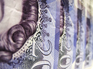 20 pound notes (CC licensed image by Images_of_Money:Flickr)