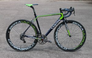 Canyon Movistar Ultimate SLX CF (1)