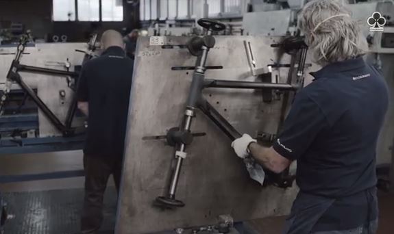 Colnago C60 video still