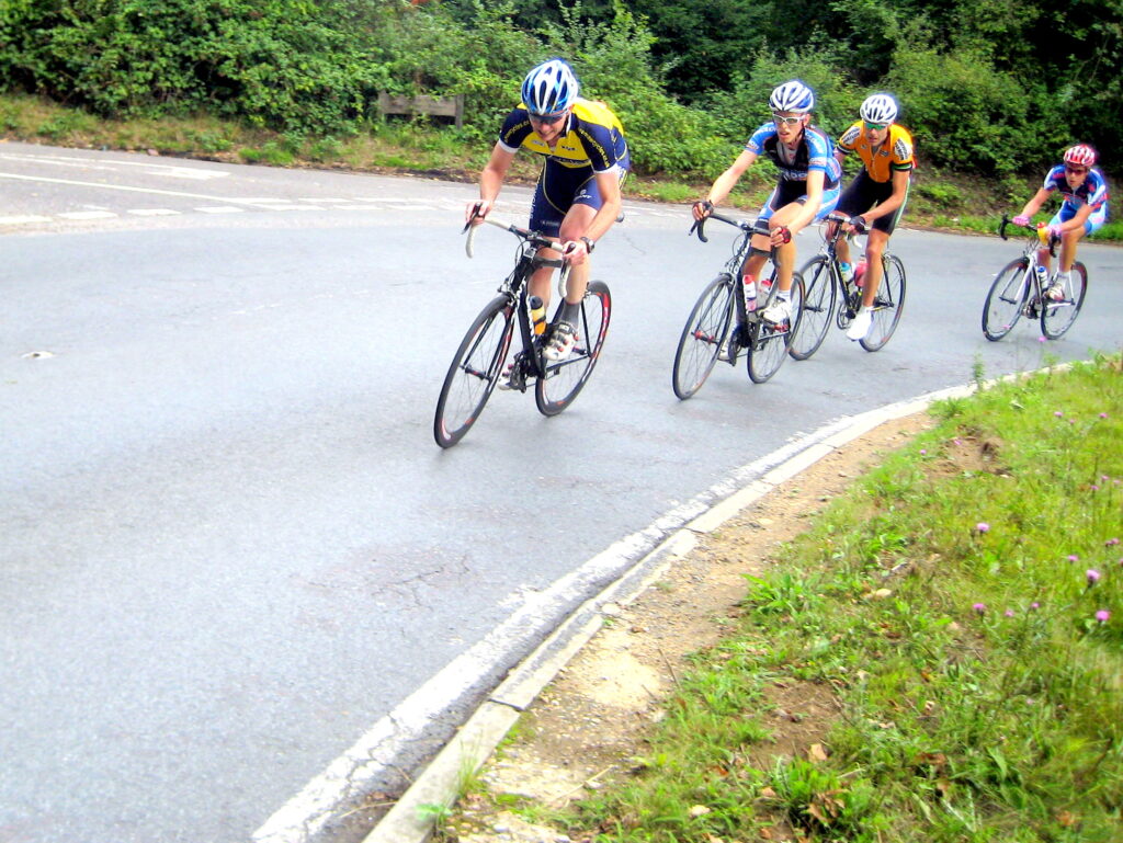 Road racing in Surrey (CC BY 2.0 licensed by by Rob Enslin:Flickr)