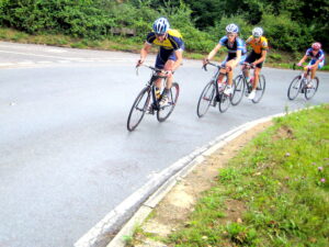 Road racing in Surrey (CC BY 2.0 licensed by by Rob Enslin:Flickr)