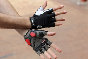Sugoi Formula FX Glove