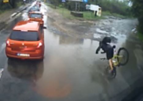 Polish cyclist gets a soaking YouTube still