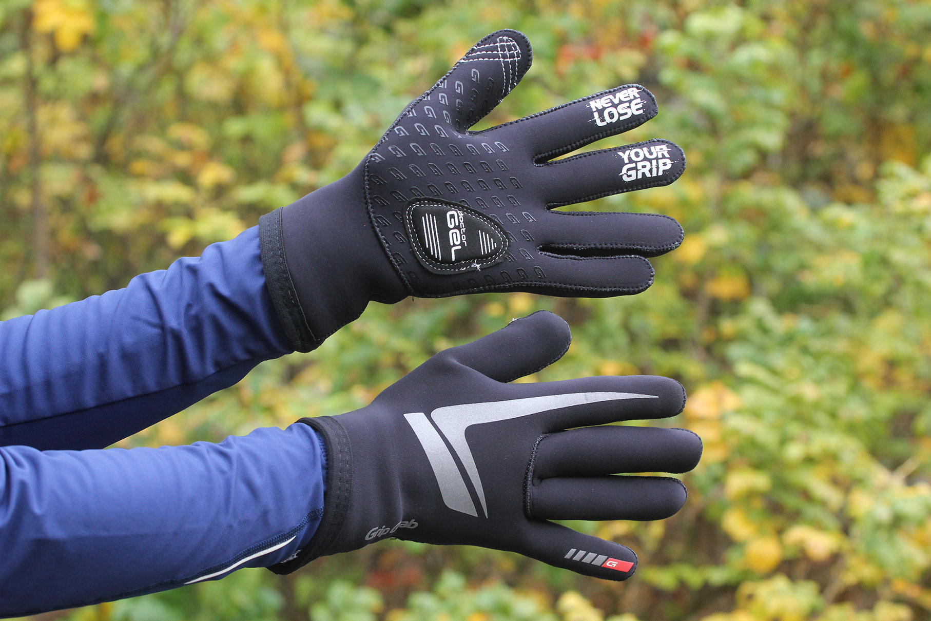 neoprene bicycle gloves Spatzwear Neoz Rain the sky turns gray and rain begins to fall Specialized Neoprene Gloves, Black XXL
