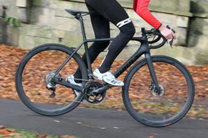 Specialized S-Works Tarmac Disc - riding 1