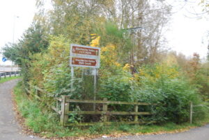 Blackwater Valley Path (licensed by N Chadwick on Geograph.org.uk under CC BY-SA 2.0)