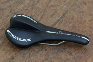 Essax Shark Biomechanical saddle