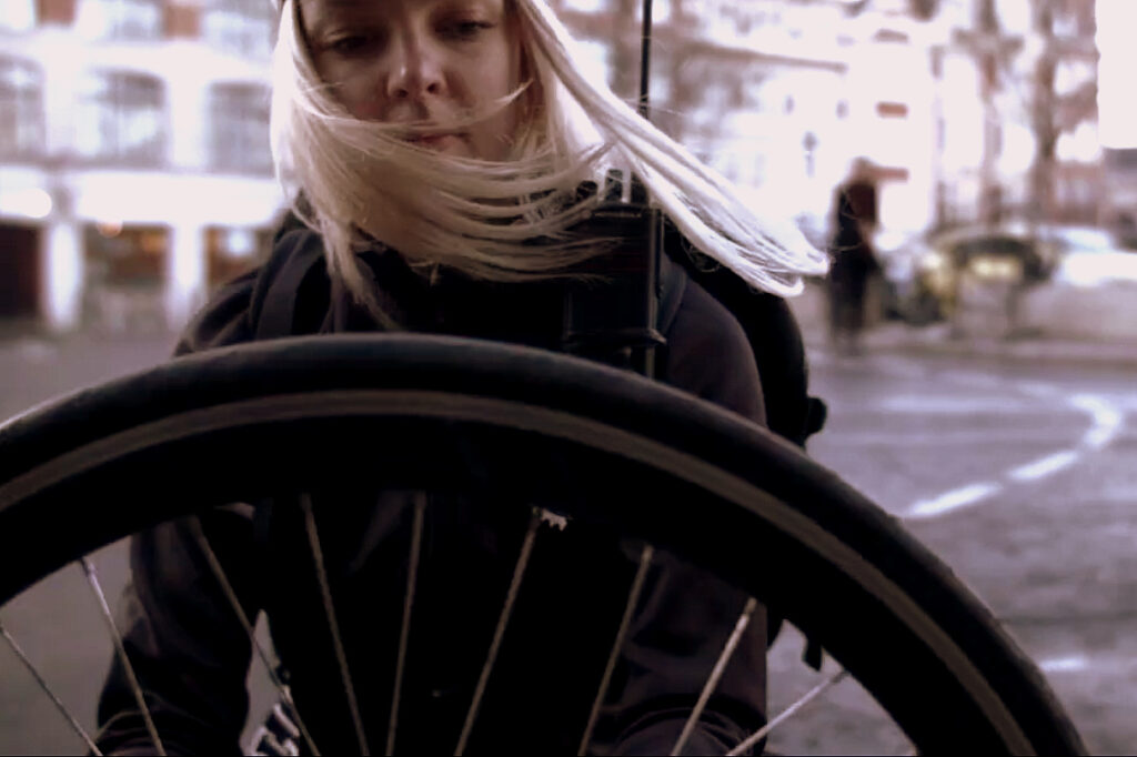 Kerbi puncture fix expert Uma gets to work