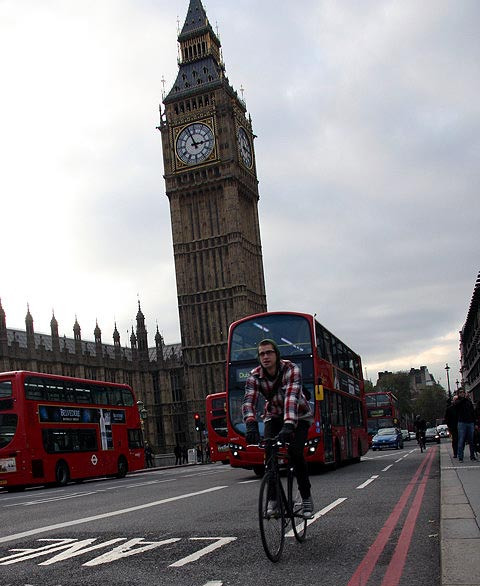 London cycling Image by Flickr user Motorblog
