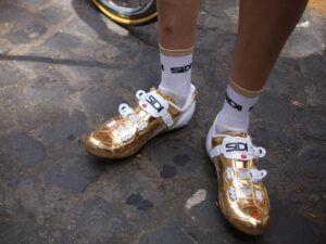 Samuel S&aacute;nchez gold Sidi shoes