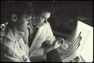 Researchers (CC BY-NC-ND 2.0 Sandra Carbajal|Flickr).jpg
