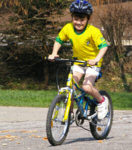 Kid on a bike (Creative Commons Werner100359)