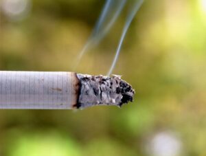 Cigarette Smoke Challiyil Eswaramangalath Vipin, Wikimedia Commons)