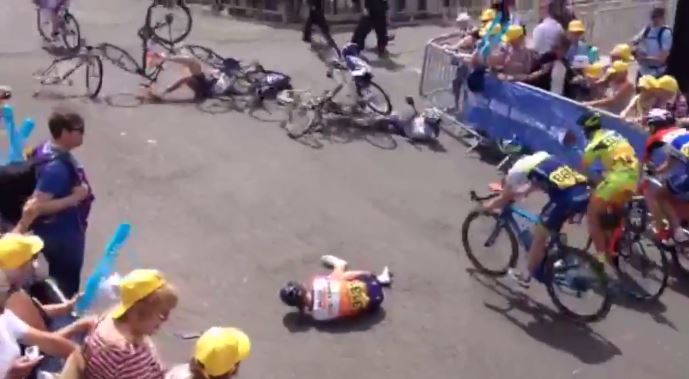 Lizzie Armitstead 2015 Women’s Tour crash YouTube still