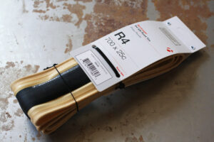 Bontrager R4 Classics Hard-Case Lite Road Tyre