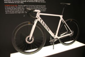 Canyon Ultimate CF SLX Disc 3.jpg